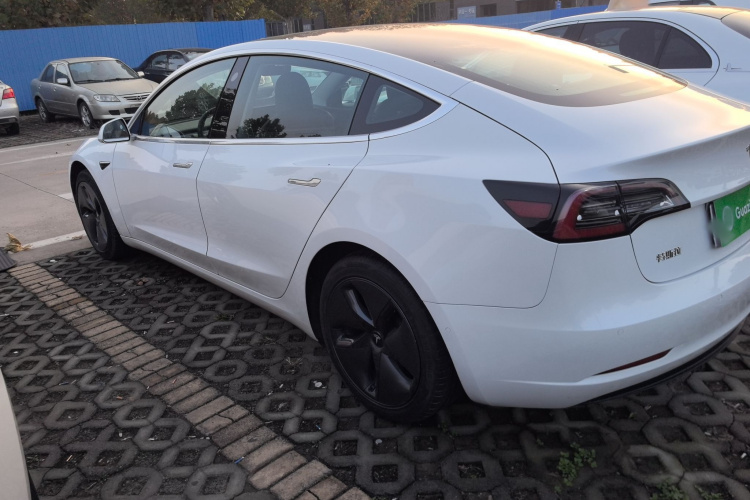 特斯拉 Model 3 2020款 改款 标准续航后驱升级版车身外观4