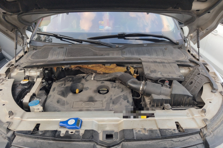 路虎 揽胜极光(进口) 2015款 2.0T 5门耀动版局部细节24