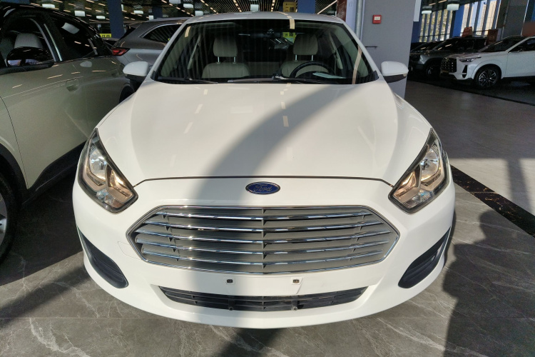 福特 福睿斯 2017款 改款 1.5L 手动舒适型车身外观2