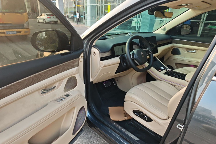 鸿蒙智行 问界M7 2022款 1.5T 四驱豪华版中控内饰7003