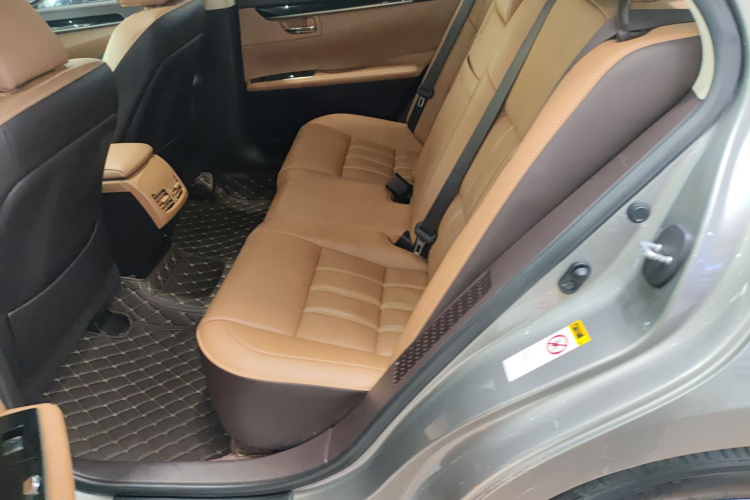 雷克萨斯ES 2015款 300h 舒适版中控内饰7004