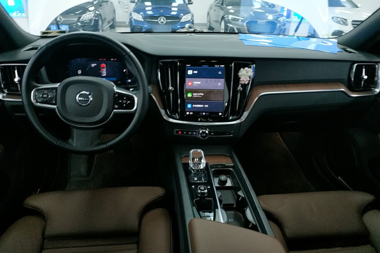 沃尔沃S60 2025款 B4 智远豪华版中控内饰12