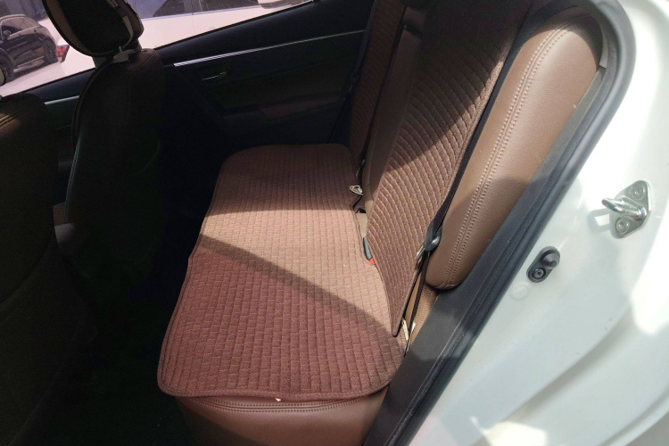 丰田 卡罗拉 2018款 1.2T S-CVT GL-i智辉版中控内饰21