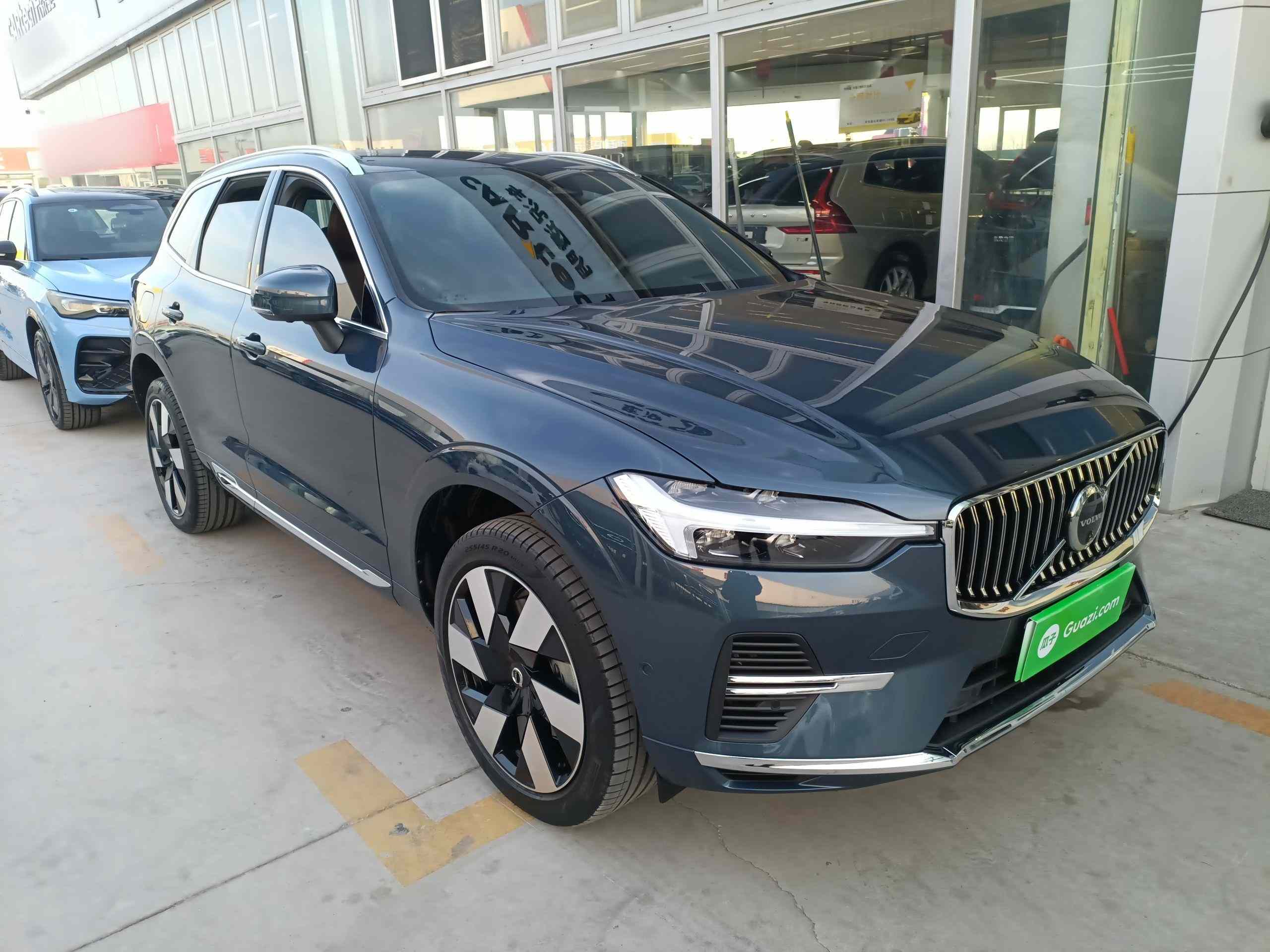 沃尔沃XC60新能源 2025款 插电式混动 长续航四驱智雅豪华版(3)