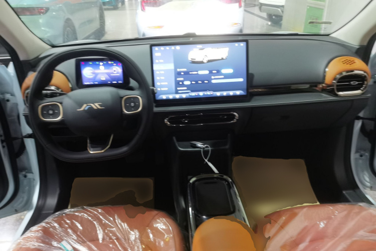 江淮钇为 钇为3 2025款 330km 潮悦版中控内饰7002