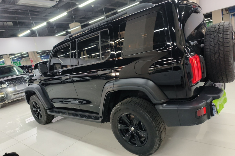 坦克300 2021款 越野版 2.0T 挑战者车身外观4