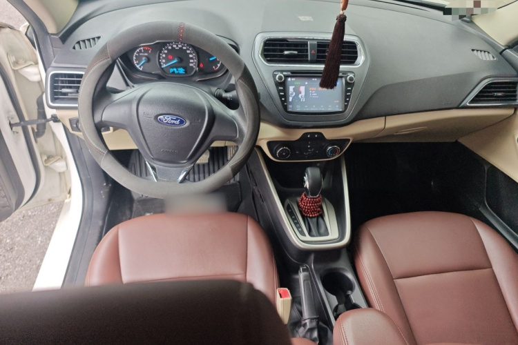 福特 福睿斯 2017款 改款 1.5L 自动舒适型中控内饰12