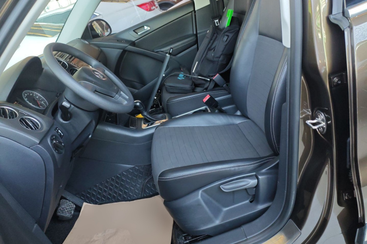 大众 途观 2016款 300TSI 自动两驱风尚版局部细节19