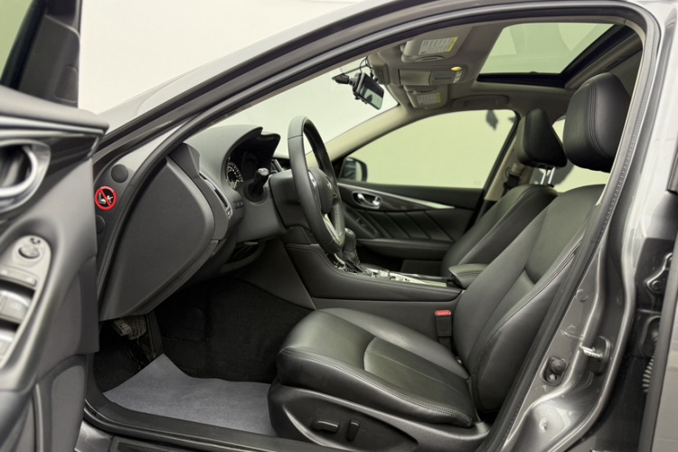 英菲尼迪Q50L 2018款 2.0T 舒适版 国VI中控内饰7002