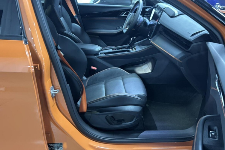 领克03 2025款 1.5TD DCT冠军版Pro局部细节41