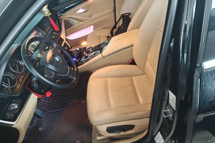 宝马5系 2014款 525Li 豪华设计套装中控内饰19