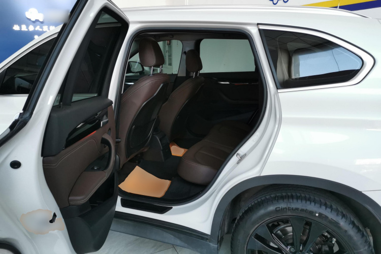 宝马X1 2020款 sDrive20Li 时尚型中控内饰21