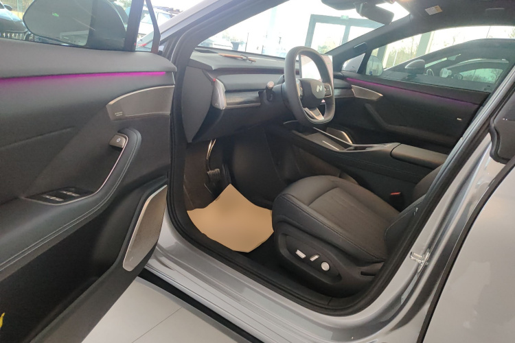 乐道L60 2024款 60kWh 后驱版中控内饰20