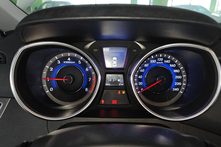 现代 朗动 2015款 1.6L 自动领先型局部细节14