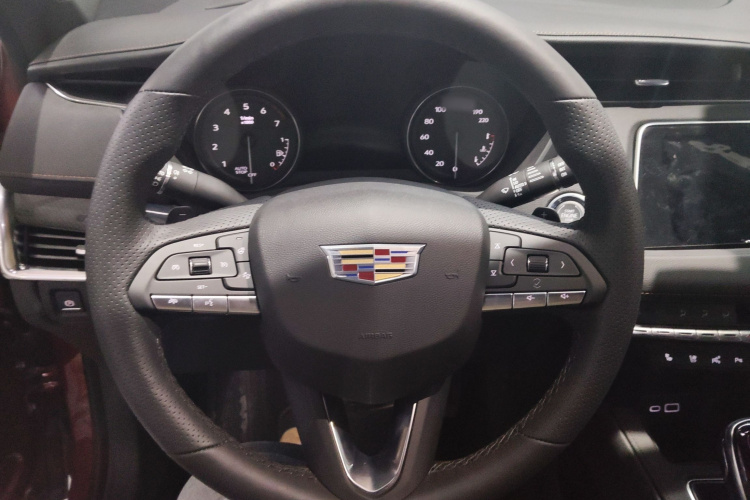 凯迪拉克XT4 2022款 28T 四驱铂金型中控内饰13