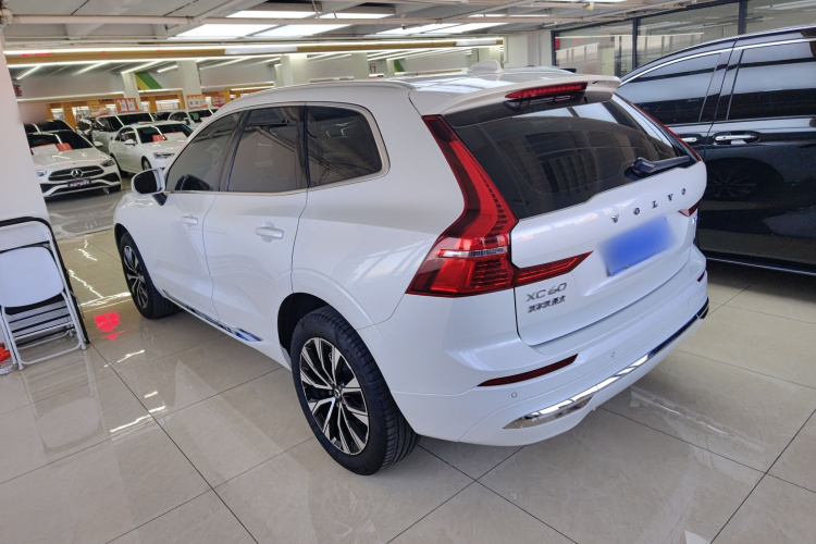 沃尔沃XC60 2024款 B5 四驱智远豪华版车身外观4