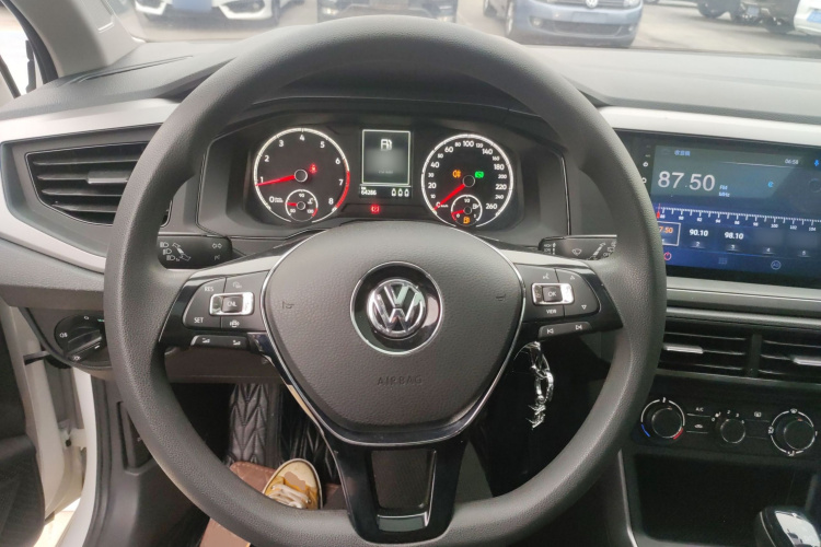 大众 Polo 2019款 Plus 1.5L 自动全景乐享版中控内饰13