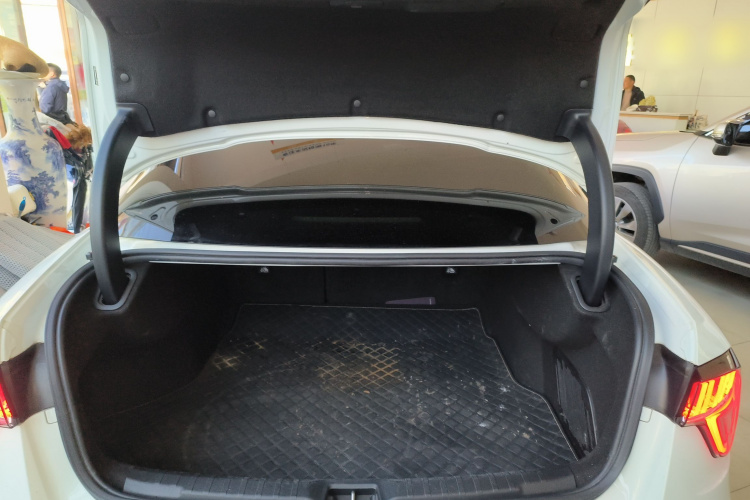 领克03 2022款 1.5TD DCT劲Pro机舱底盘23