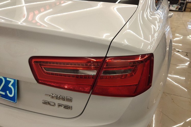 奥迪A6L 2015款 30 FSI 百万纪念舒享型车身外观6006