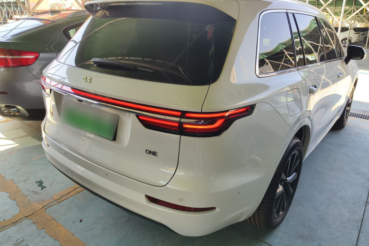 理想汽车 理想ONE 2021款 增程6座版车身外观7