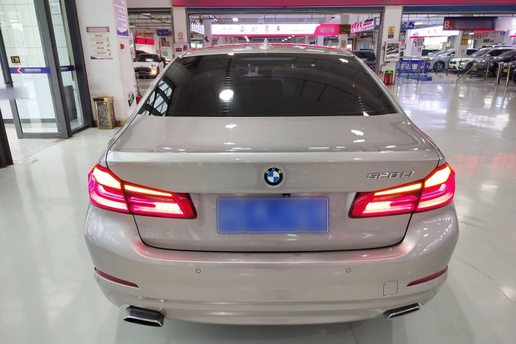 宝马5系 2018款 528Li 上市特别版车身外观6004