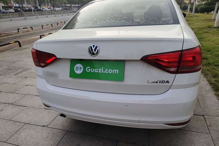 大众 朗逸 2017款 1.6L 自动风尚版车身外观6