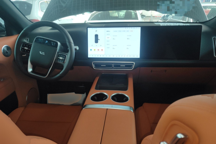 理想汽车 理想L9 2025款 Ultra 智能焕新版中控内饰7002