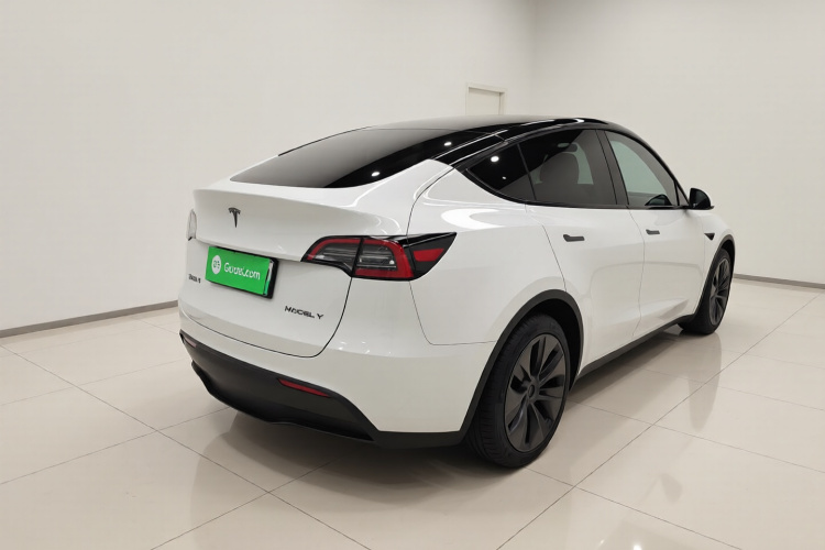 特斯拉 Model Y 2024款 后轮驱动版车身外观7