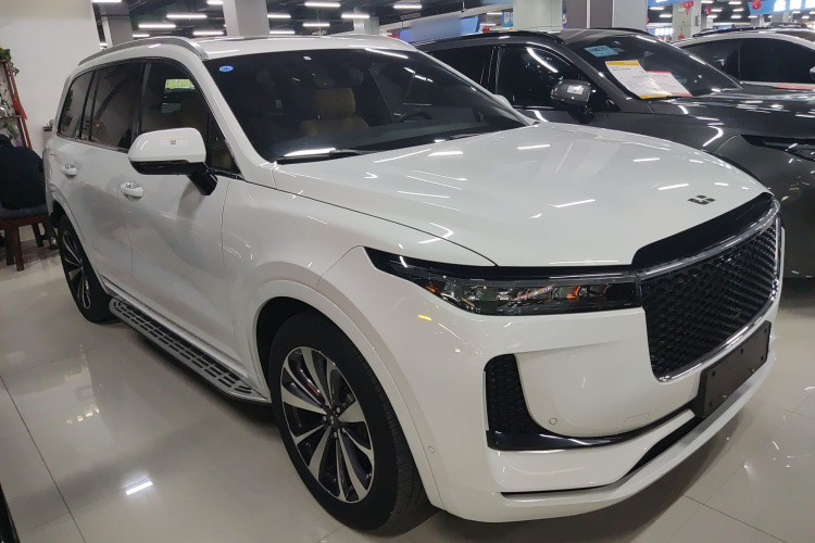 理想汽车 理想ONE 2020款 增程6座版车身外观3