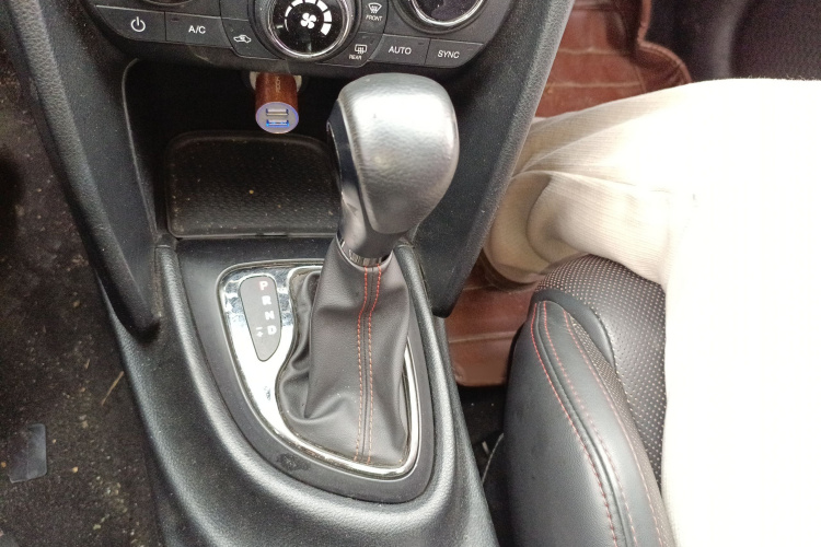 菲亚特 致悦 2014款 1.4T 自动运动版局部细节18