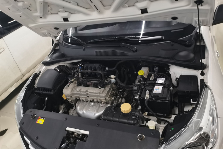宝骏310 2016款 1.2L 手动超值型机舱底盘24