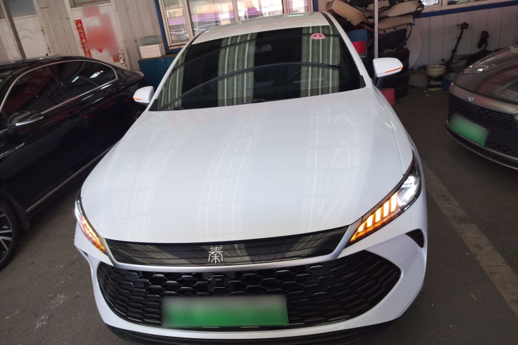 比亚迪 秦PLUS 2025款 DM-i 智驾版 55KM领先型车身外观2