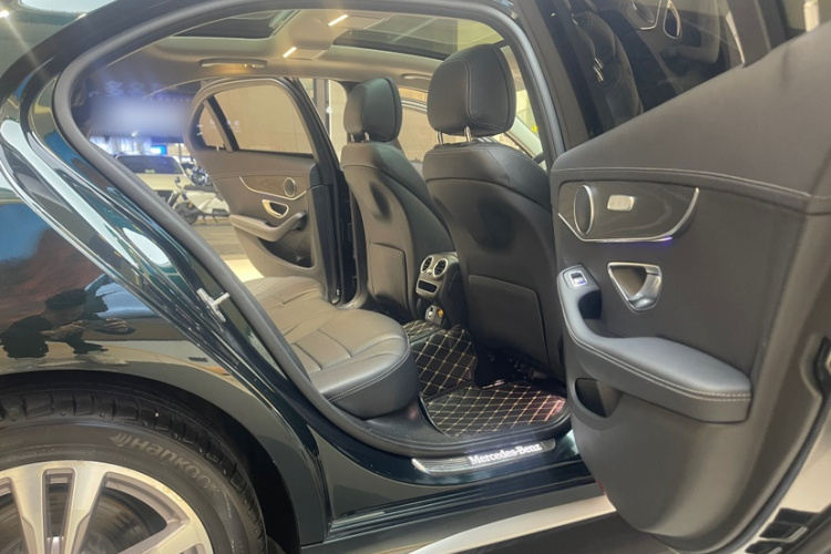 奔驰C级 2021款 C 200 L 时尚型运动版中控内饰7006