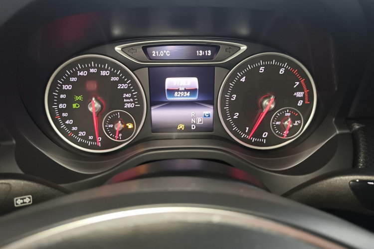 奔驰A级(进口) 2017款 改款 A 200 动感型局部细节14