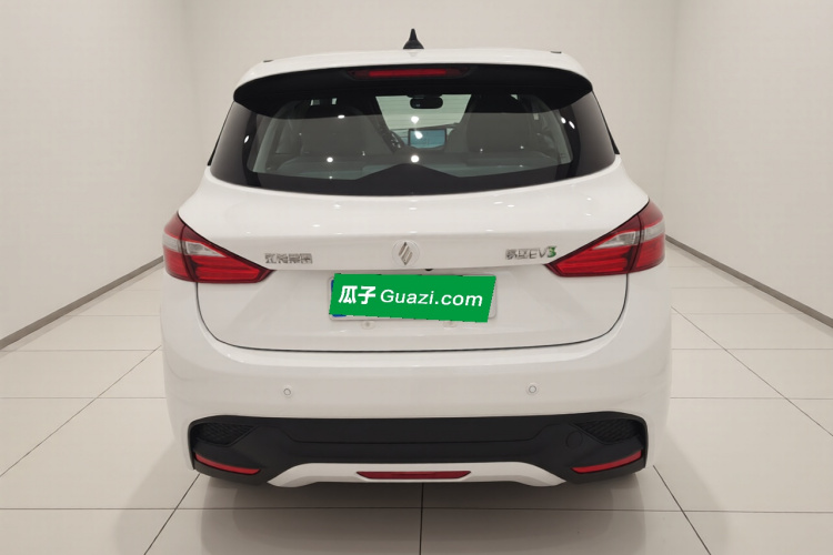 江铃集团新能源 易至EV3 2025款 Plus 330KM豪华型车身外观6