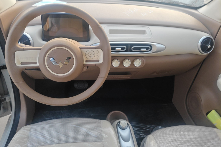 五菱汽车 宏光MINIEV 2025款 四门版 进阶款中控内饰12