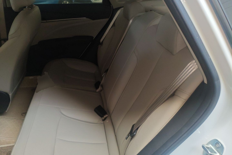 别克 英朗 2021款 典范 1.5L 自动精英型中控内饰21