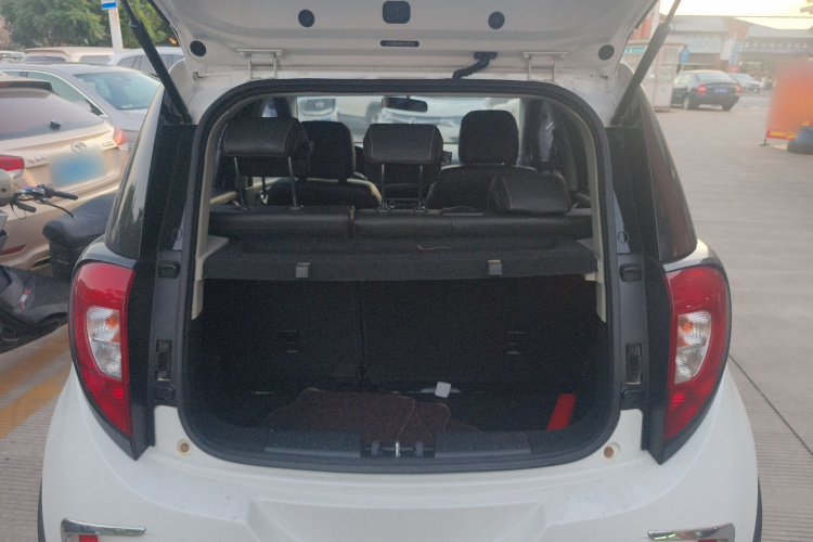 江汽集团 江淮iEV6E 2018款 运动版 iEV6E 智享型局部细节23