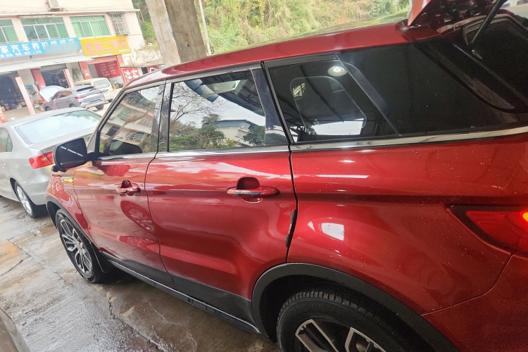 陆风X7 2018款 劲越 1.5T 全景尊贵型车身外观4