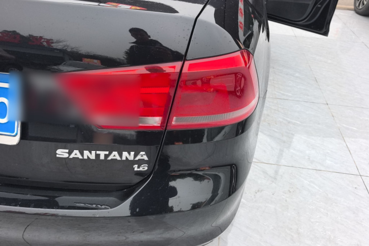 大众 桑塔纳 2013款 1.6L 手动风尚版车身外观9