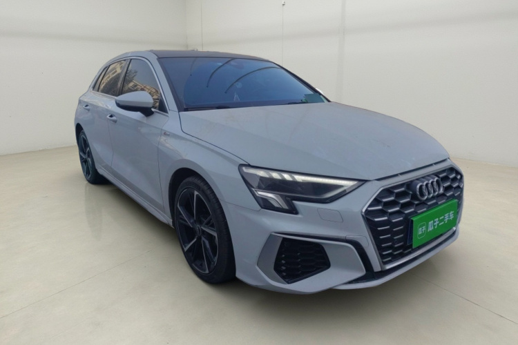 奥迪A3 2022款 Sportback 35 TFSI 时尚运动型车身外观3