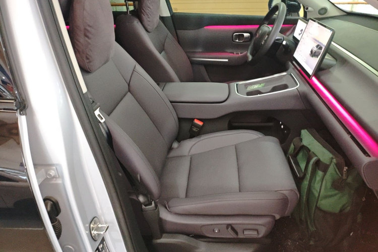 零跑汽车 零跑C16 2026款 增程 280激光雷达智尊版 6座局部细节41