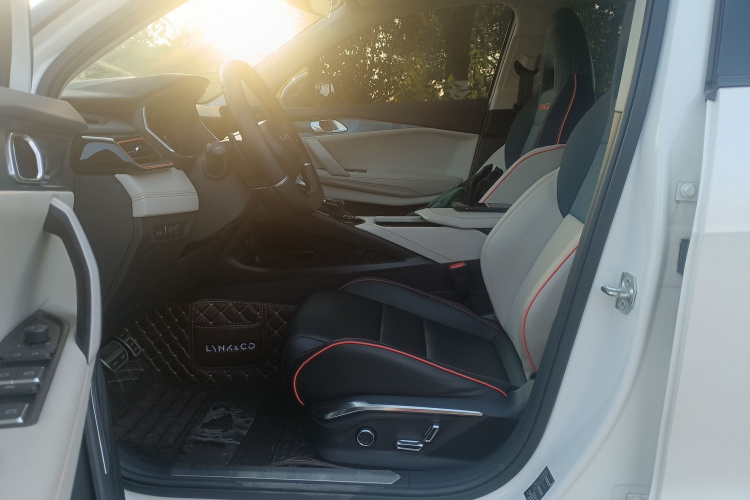 领克06 2020款 1.5T 耀Halo中控内饰20