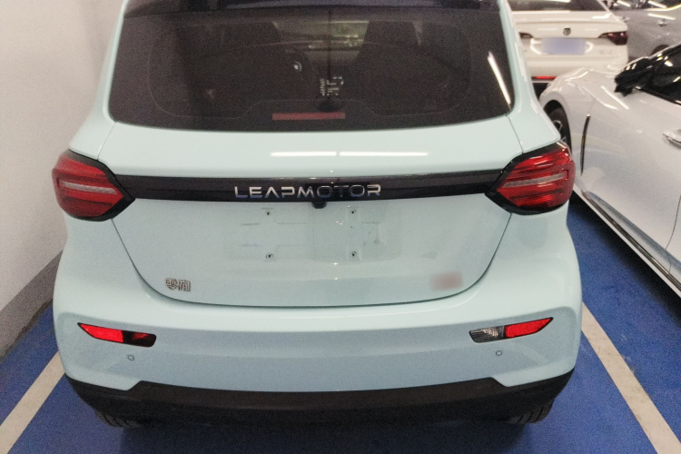 零跑汽车 零跑T03 2025款 403舒享版车身外观6