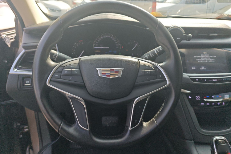 凯迪拉克XT5 2016款 28T 四驱豪华型中控内饰13