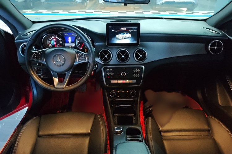 奔驰CLA 2018款 CLA 200 动感型中控内饰7002