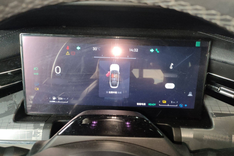 领克09 EM-P 2023款 2.0TD EM-P 远航版PM 七座局部细节14