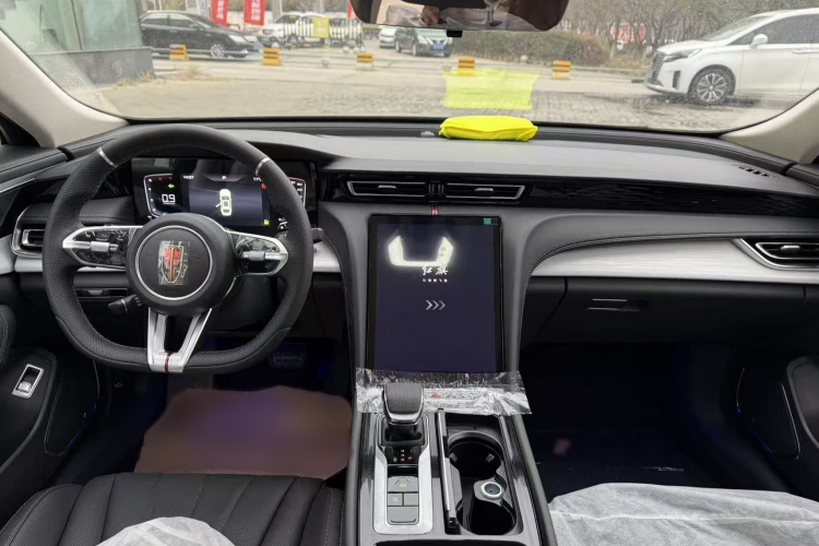 红旗H5 2025款 1.5T DCT玄影200万辆纪念版中控内饰7001