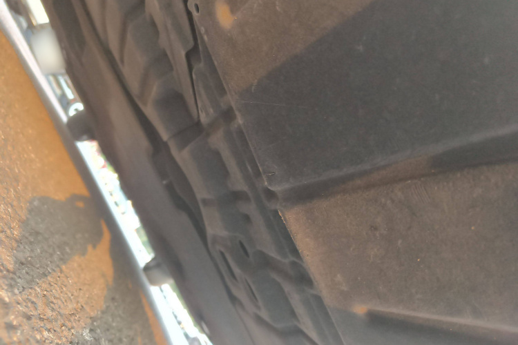 雷克萨斯ES 2015款 200 精英版局部细节9008