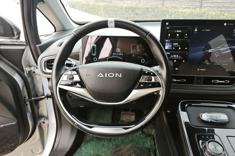 埃安 AION V 2022款 Plus 80 领袖版 三元锂中控内饰7002